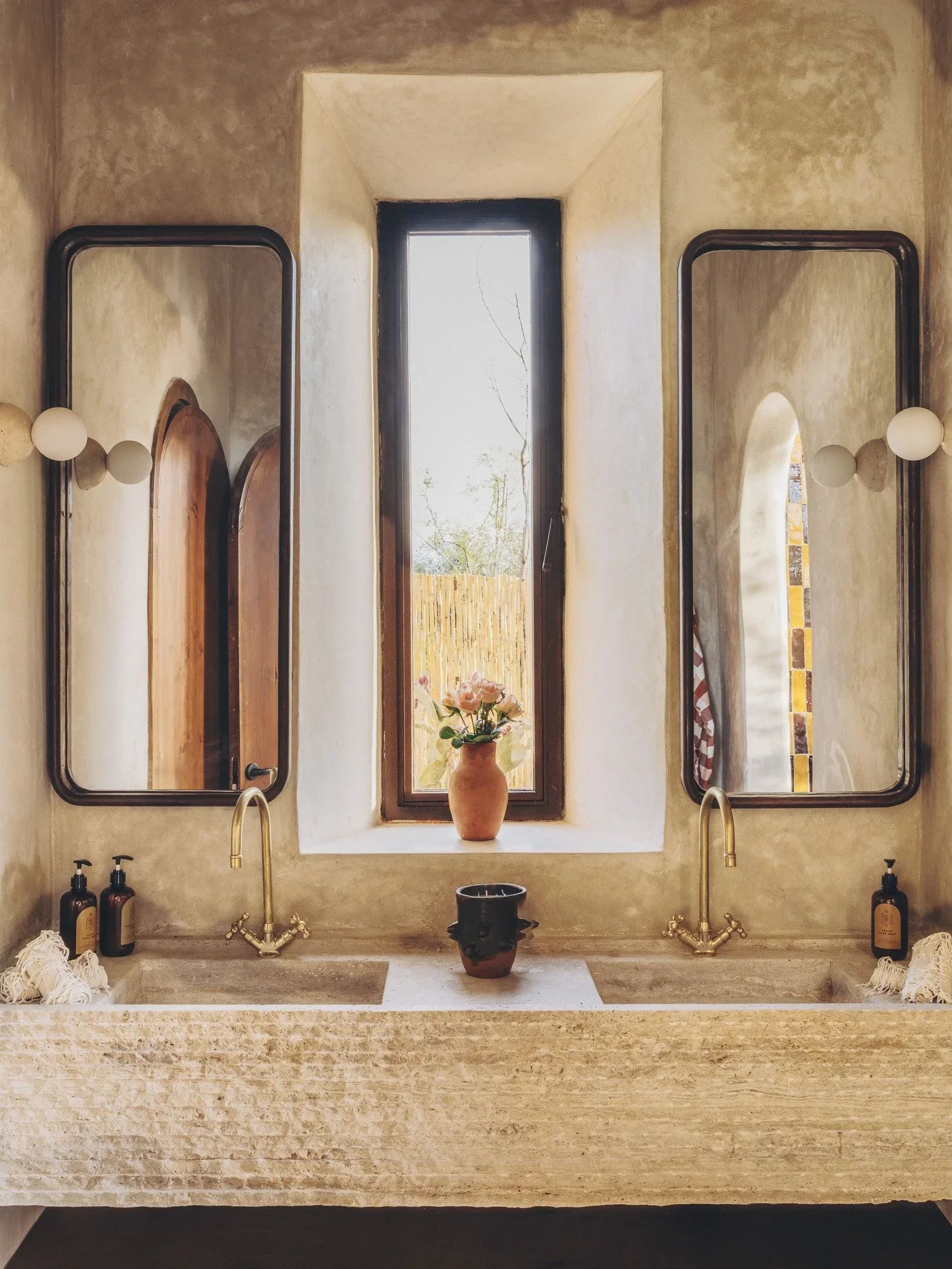 The bathroom passage in chequered zellige