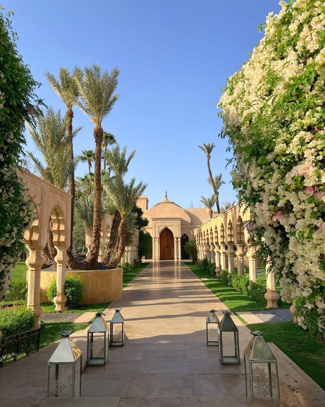 Palais Namaskar - Pool 17